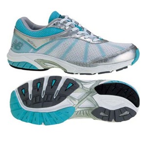 new balance（ニューバランス） PERFORMANCE TRAINING 女性用 EE／22.5cm SS（シルバー／サックス）