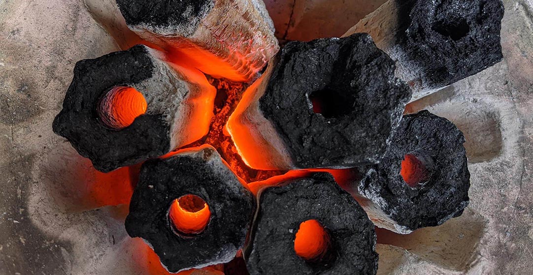 炭にこだわってる？炭の種類と火の起こし方をご紹介！