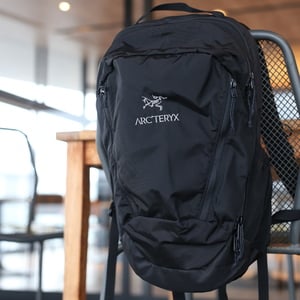 新品 arc'teryx mantis 26 the north face