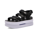NIKE(ナイキ) WMNS ICON CLASSIC SANDALS(ウィメンズ アイコン クラシック サンダル) DH0223001 ストラップサンダル(レディース)