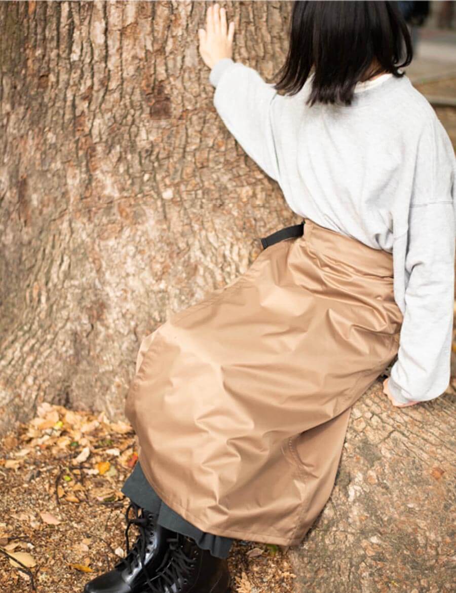 ユニセックスに着用できる2カラー！