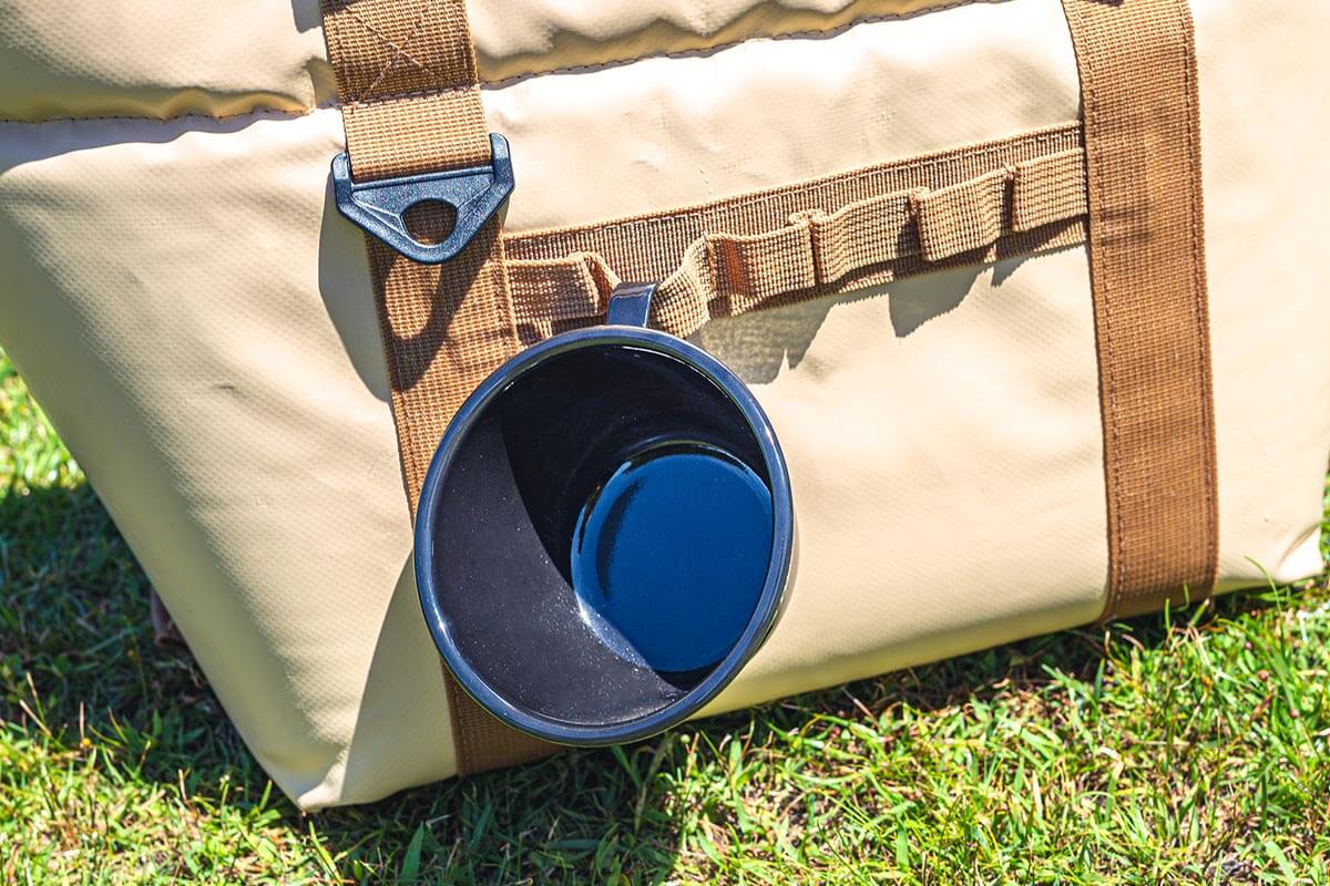 新たな仕様としてカラビナ用ループが追加