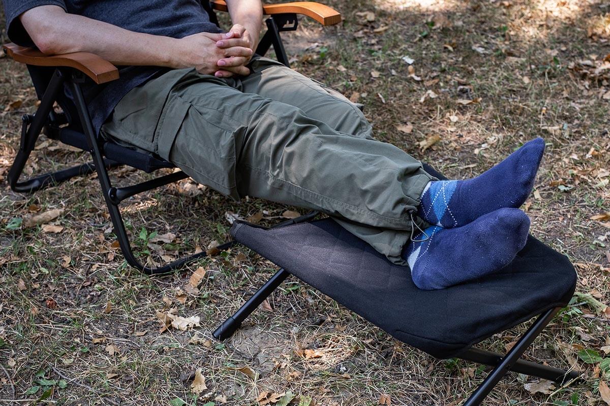 お客様の声から生まれた専用オットマン