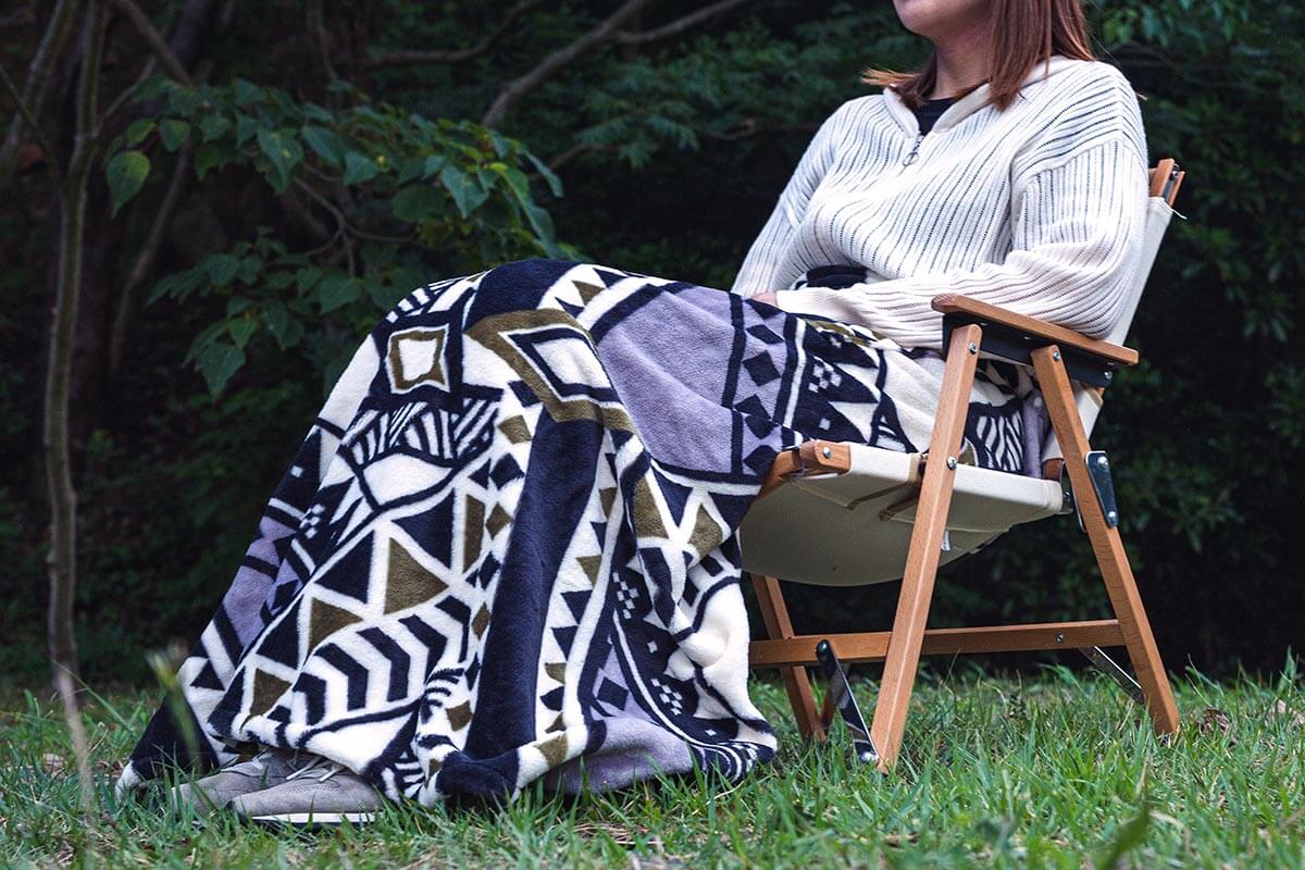 膝にかけて足元を暖かく