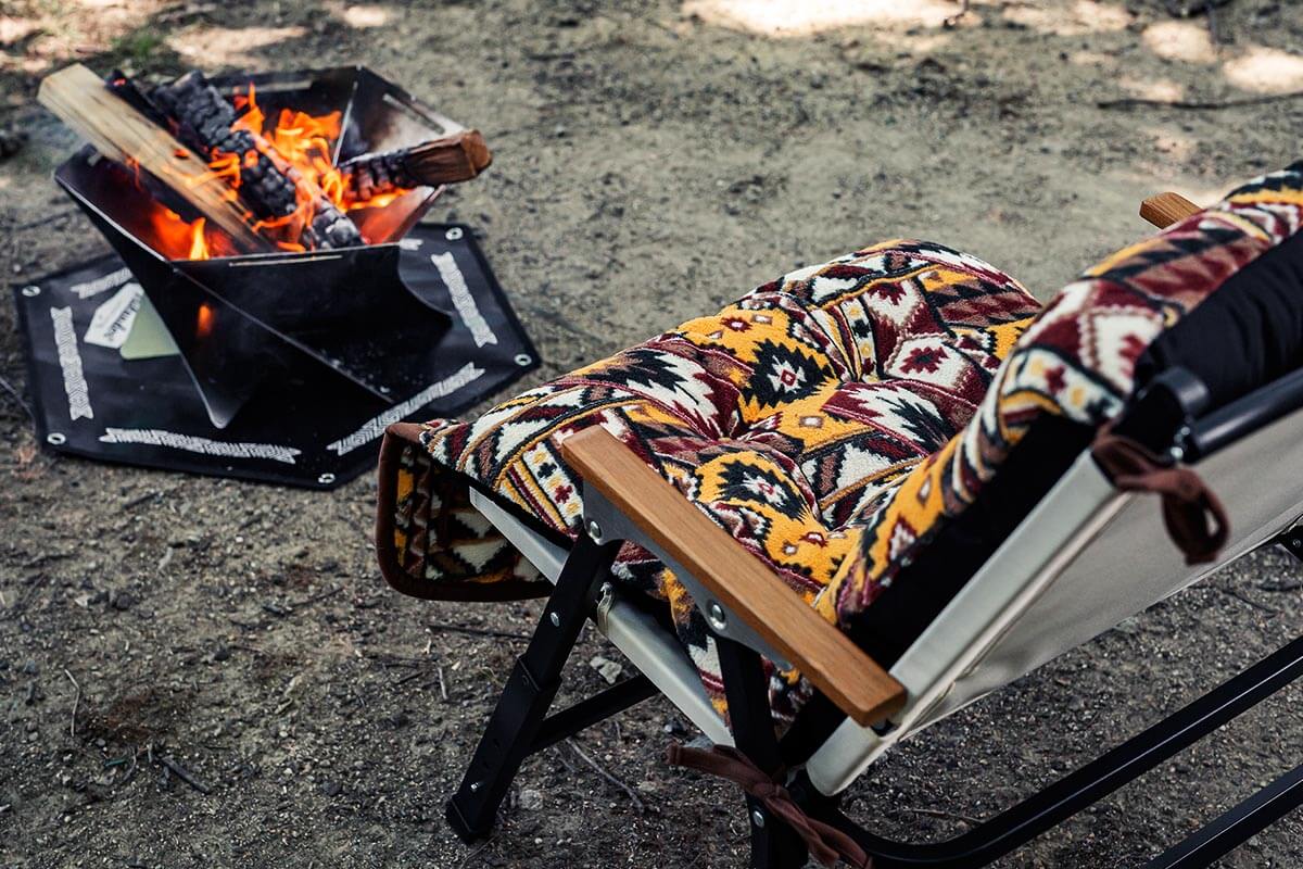 燃え広がりにくい難燃素材を使用