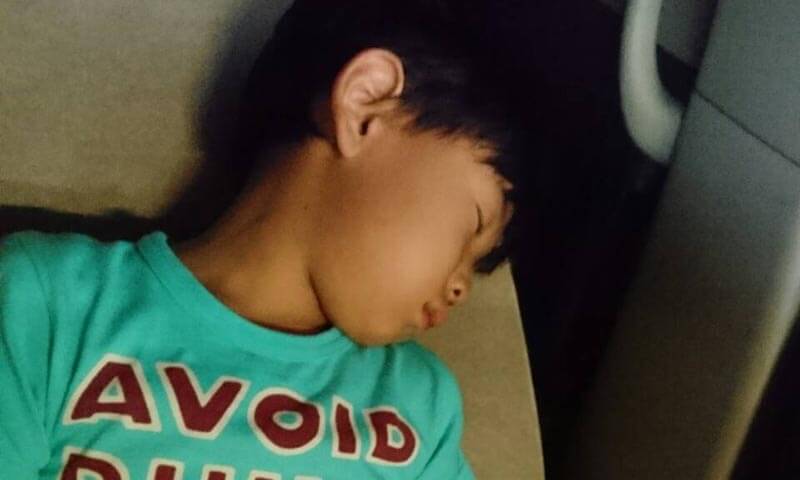 アブマチックで釣りをする子ども